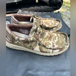 Hey dude size 10 men’s